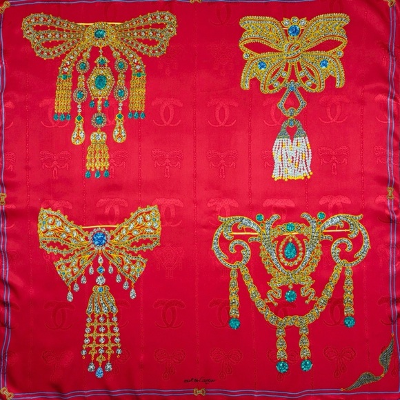 Must de Cartier Red and Gold Scarf Elegant Accessories - Picture 1 of 7